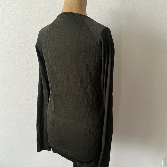 Lululemon sz 6 Rest Less Pullover designed for running forest green great cond - Picture 4 of 7